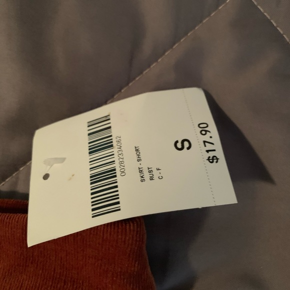 Zip skirt! - Picture 3 of 3